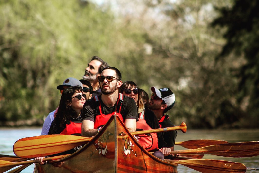 Canoa Roja Tigre – Experiencias en Kayak y Remo en el Delta
